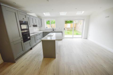 3 bedroom detached house for sale, Stead Street, Eckington, Sheffield, S21