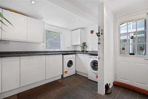 3 bedroom semi-detached house for sale, Ranald Court Cottages, Ascot