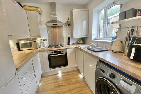 4 bedroom townhouse for sale, Charlestown View, Glossop