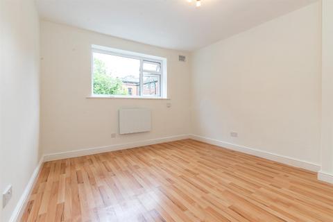 1 bedroom apartment to rent, Wardle Road, Sale