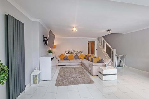 4 Winnipeg Road, Birmingham, B38 9RB