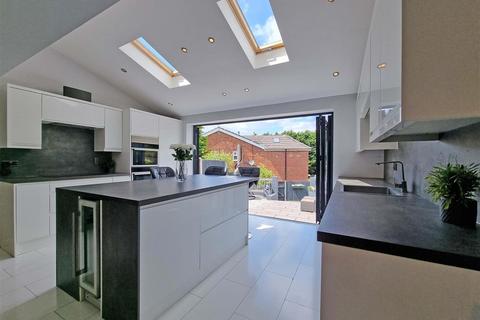 4 Winnipeg Road, Birmingham, B38 9RB