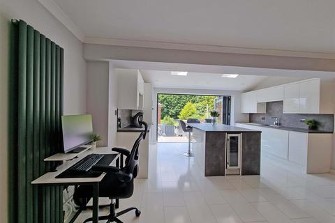 4 Winnipeg Road, Birmingham, B38 9RB