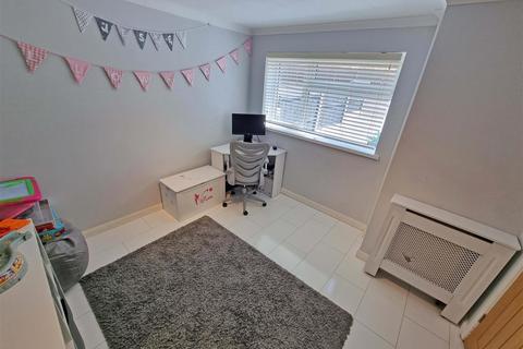4 Winnipeg Road, Birmingham, B38 9RB