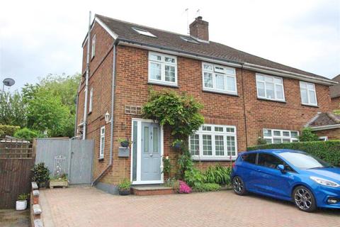 5 bedroom semi-detached house for sale, Masefield Avenue, Borehamwood