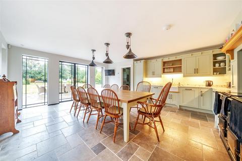 5 bedroom detached house to rent, Cunningham Road, Banstead