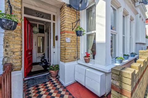 1 bedroom flat for sale, Holland Road, Westcliff-on-Sea SS0