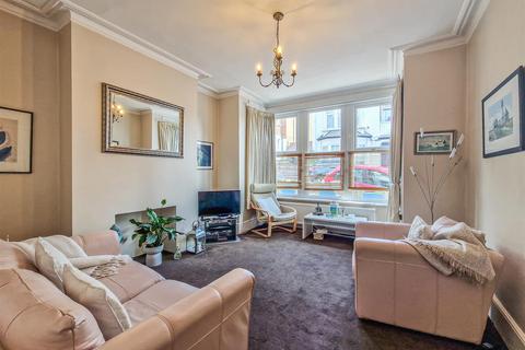 1 bedroom flat for sale, Holland Road, Westcliff-on-Sea SS0