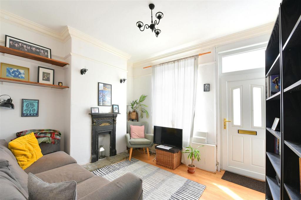 Queen Victoria Street, York 2 bed terraced house for sale £230,000