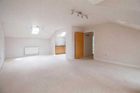 2 bedroom flat for sale, Boltro Road, Haywards Heath