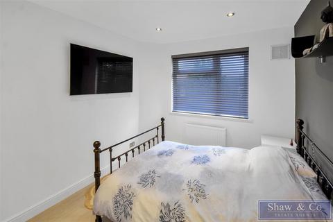 2 bedroom maisonette for sale, Elmcroft Close, Feltham TW14