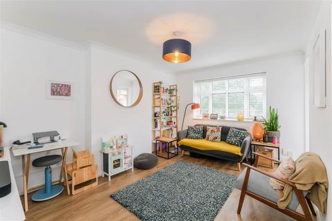 40 Althorne Gardens, London, E18 2DA