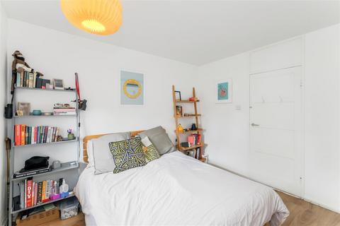 40 Althorne Gardens, London, E18 2DA