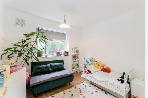 40 Althorne Gardens, London, E18 2DA