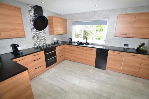 4 bedroom detached house for sale, Church Parade, Canvey Island SS8