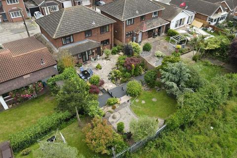 4 bedroom detached house for sale, Church Parade, Canvey Island SS8