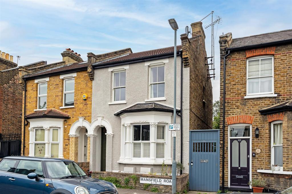 Mansfield Road, Wanstead 1 bed flat for sale £450,000