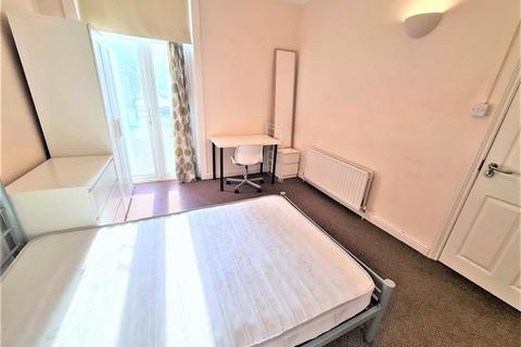 1 bedroom in a house share to rent, Owen Road, Wolverhampton, WV3 0HP