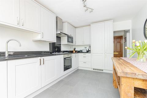 2 bedroom maisonette for sale, Kedleston Walk, London