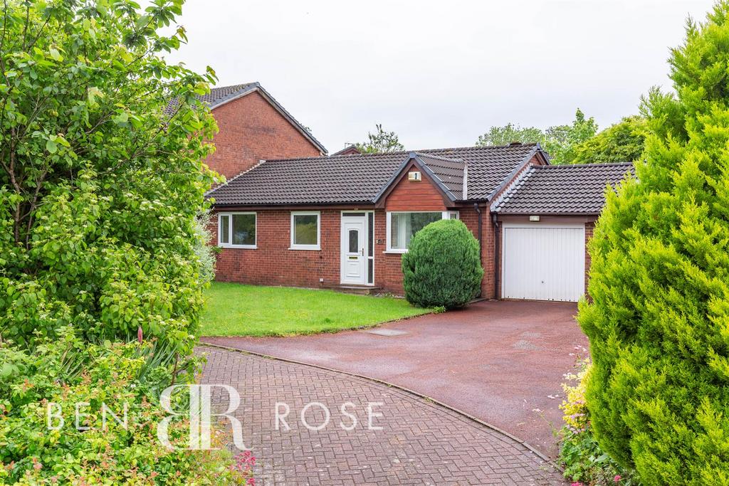 Todd Lane North, Lostock Hall, Preston 3 bed semidetached bungalow for