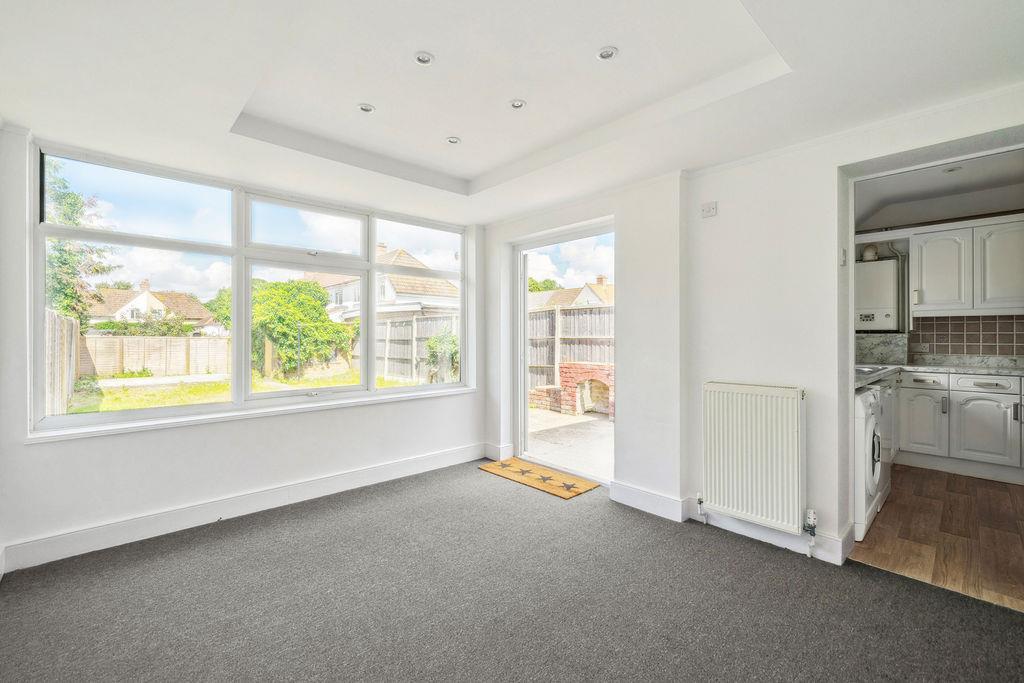 Aurelia Road, Croydon CR0 3 bed terraced house £2,075 pcm (£479 pw)