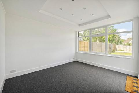 3 bedroom terraced house to rent, Aurelia Road, Croydon CR0
