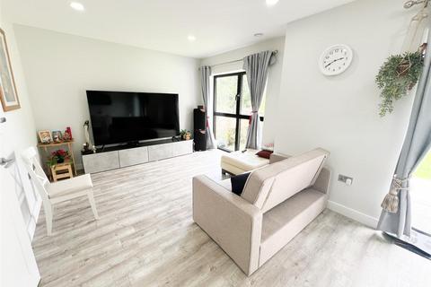 2 bedroom flat to rent, Purley Oaks Road, South Croydon