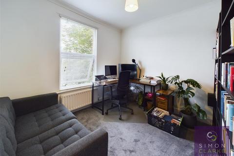 2 bedroom flat to rent, Willingdon Road, Wood Green, N22
