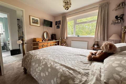 73 Elmore, Swindon, SN3 3TN