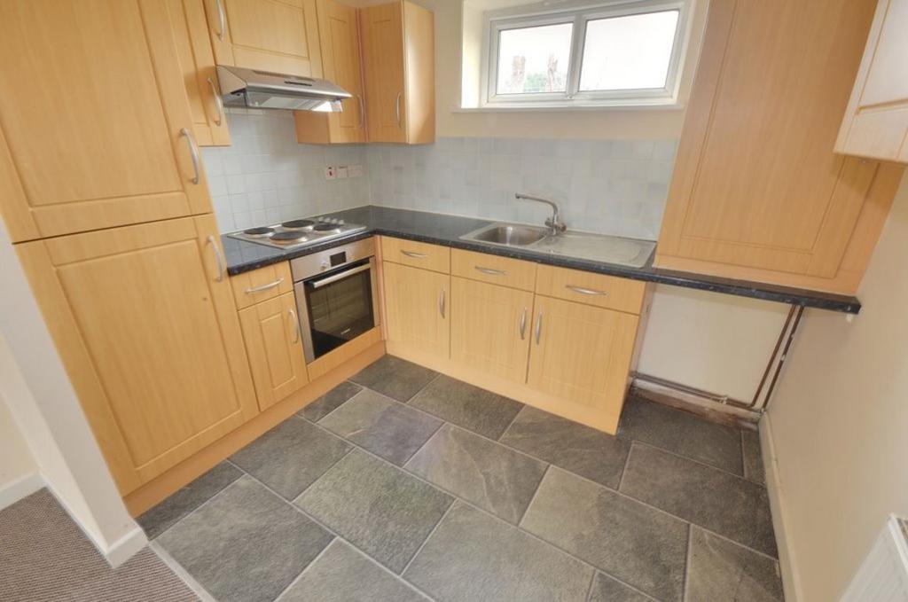 Aire Street Mews, Knottingley, WF11 2 bed apartment £550 pcm (£127 pw)