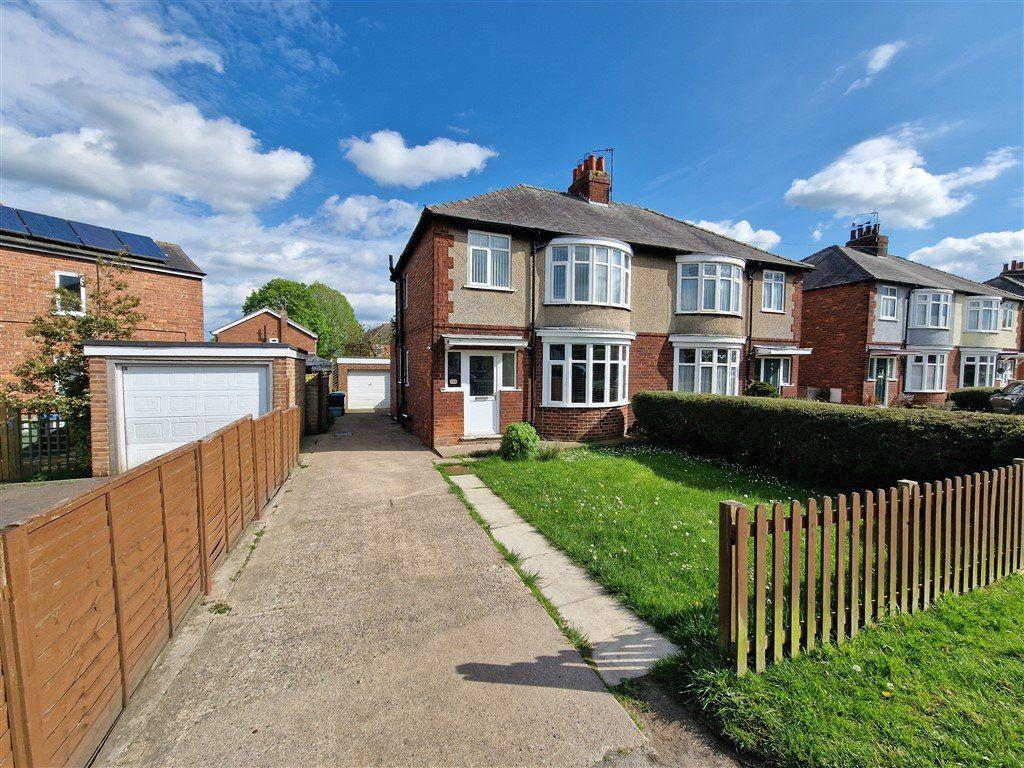 Boroughbridge Road, Northallerton, DL7 3 bed semidetached house £950