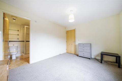 2 bedroom apartment to rent, Hirst Crescent, Wembley