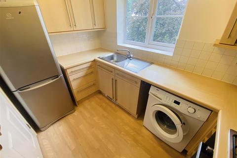 2 bedroom flat to rent, BPC00188 Britton Gardens, Kingswood, Bristol