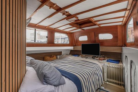 2 bedroom houseboat for sale, St. Katharines Way, Wapping, E1W
