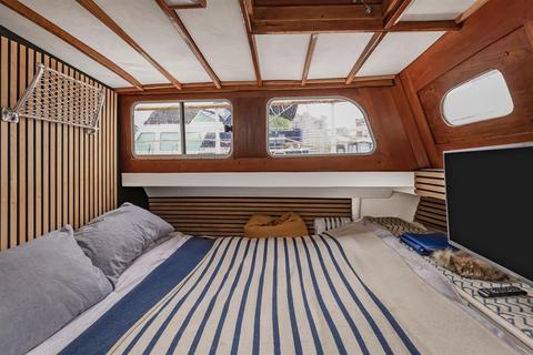 2 bedroom houseboat for sale, St. Katharines Way, Wapping, E1W