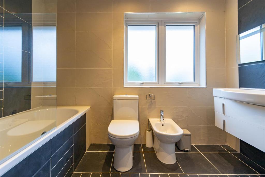 Bathroom (1 of 1)-2.jpg