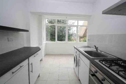 3 bedroom flat to rent, Crestbrook Place, Palmers Green N13
