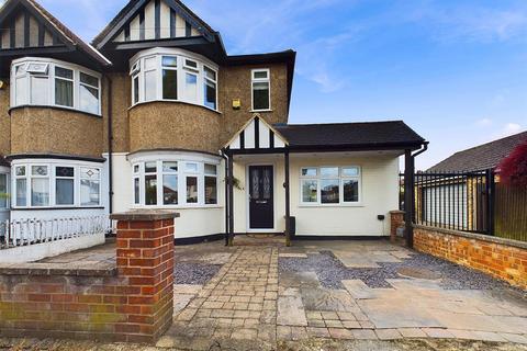 3 bedroom end of terrace house for sale, Sidmouth Drive, Ruislip HA4