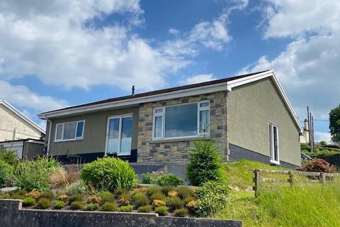 10 Brynglas Crescent, Llangunnor, Carmarthen, SA31 2HT