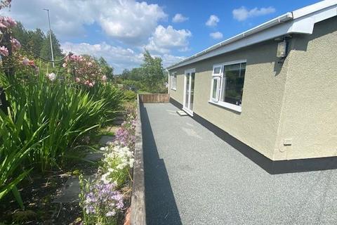 10 Brynglas Crescent, Llangunnor, Carmarthen, SA31 2HT