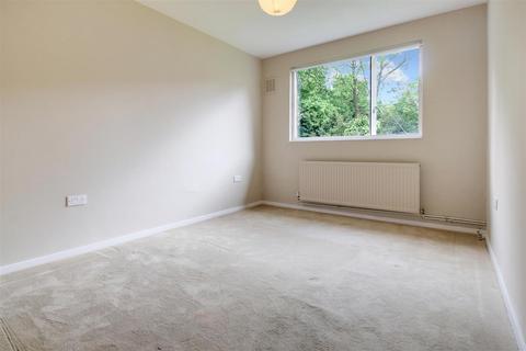 2 bedroom flat for sale, Crescent Road, Crouch End, London
