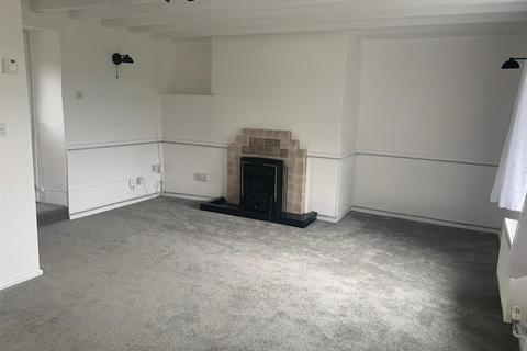 4 bedroom terraced house to rent, Lawhitton