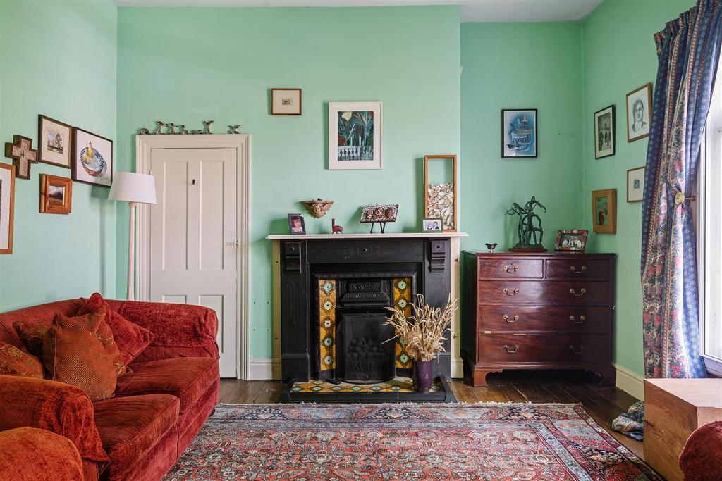 Sitting room/bedroom