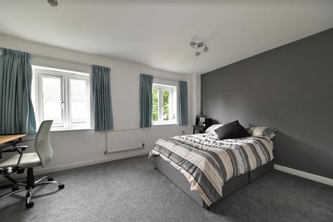 3 bedroom semi-detached house for sale, Finbracks, Stevenage
