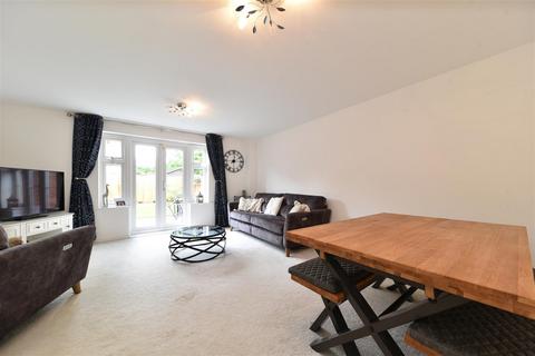 3 bedroom semi-detached house for sale, Finbracks, Stevenage