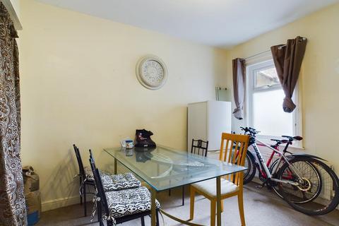 4 bedroom terraced house for sale, Fairfield Road, Bridlington