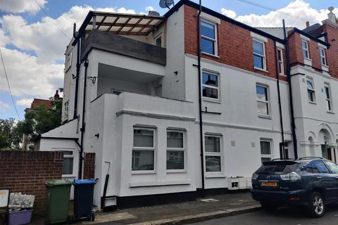1 bedroom flat to rent, Grenfell Road, CR4