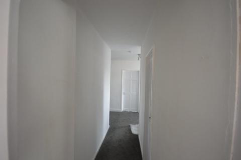 3 bedroom flat to rent, Enville Road, Wall Heath