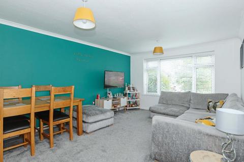 3 bedroom flat for sale, Bushby Close, Sompting, Lancing