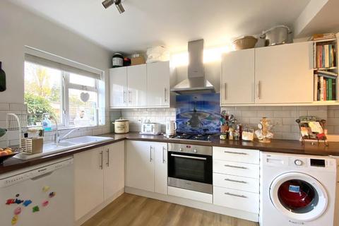 2 Caverleigh Way, Worcester Park, KT4 8DG